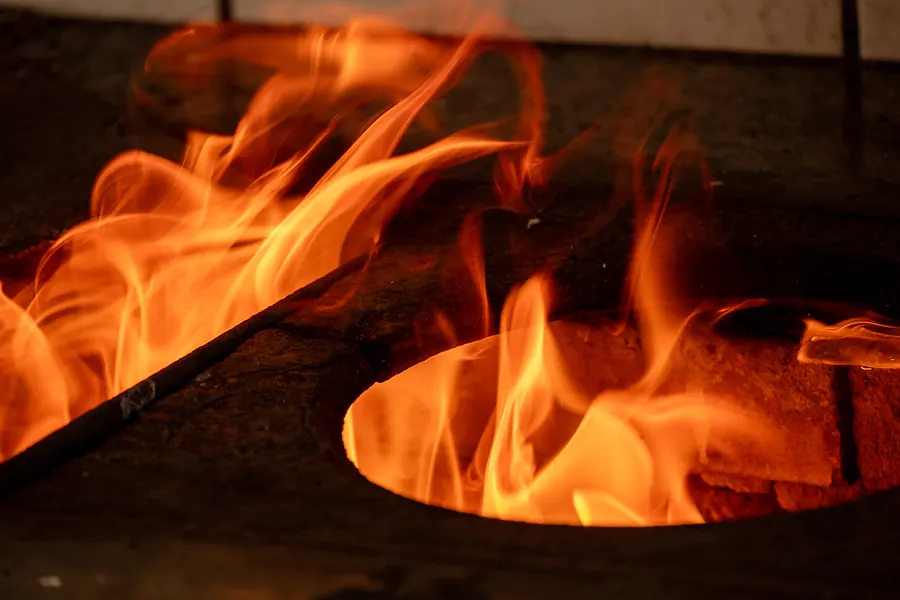 Chamas no fogão a lenha